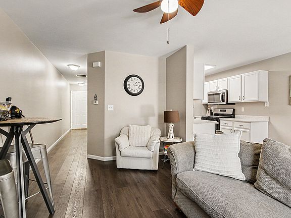 2nd image of 665 Forest Glen Dr