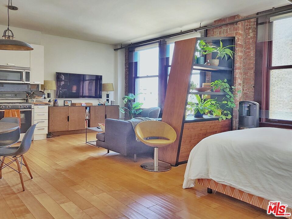1st image of 460 S Spring St APT 908