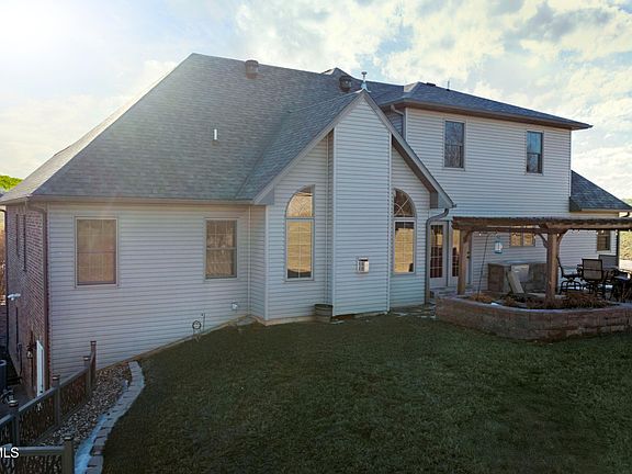 3rd image of 326 Westchase Ln