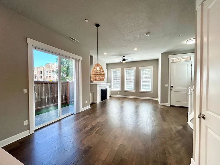11571 SW Barber St — Photo 30