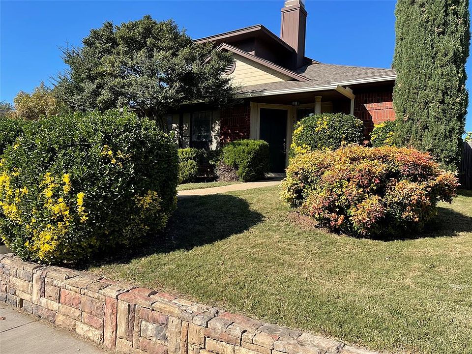 1st image of 1401 Golden Gate Dr