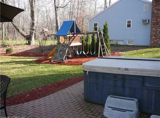 5 Woodside Dr, Unionville, CT 06085