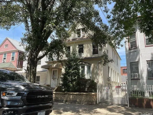 10233 46th Ave, Corona, NY 11368