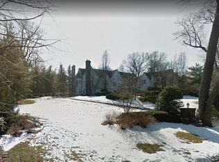 36 Sterling LN, Sands Point, NY 11050