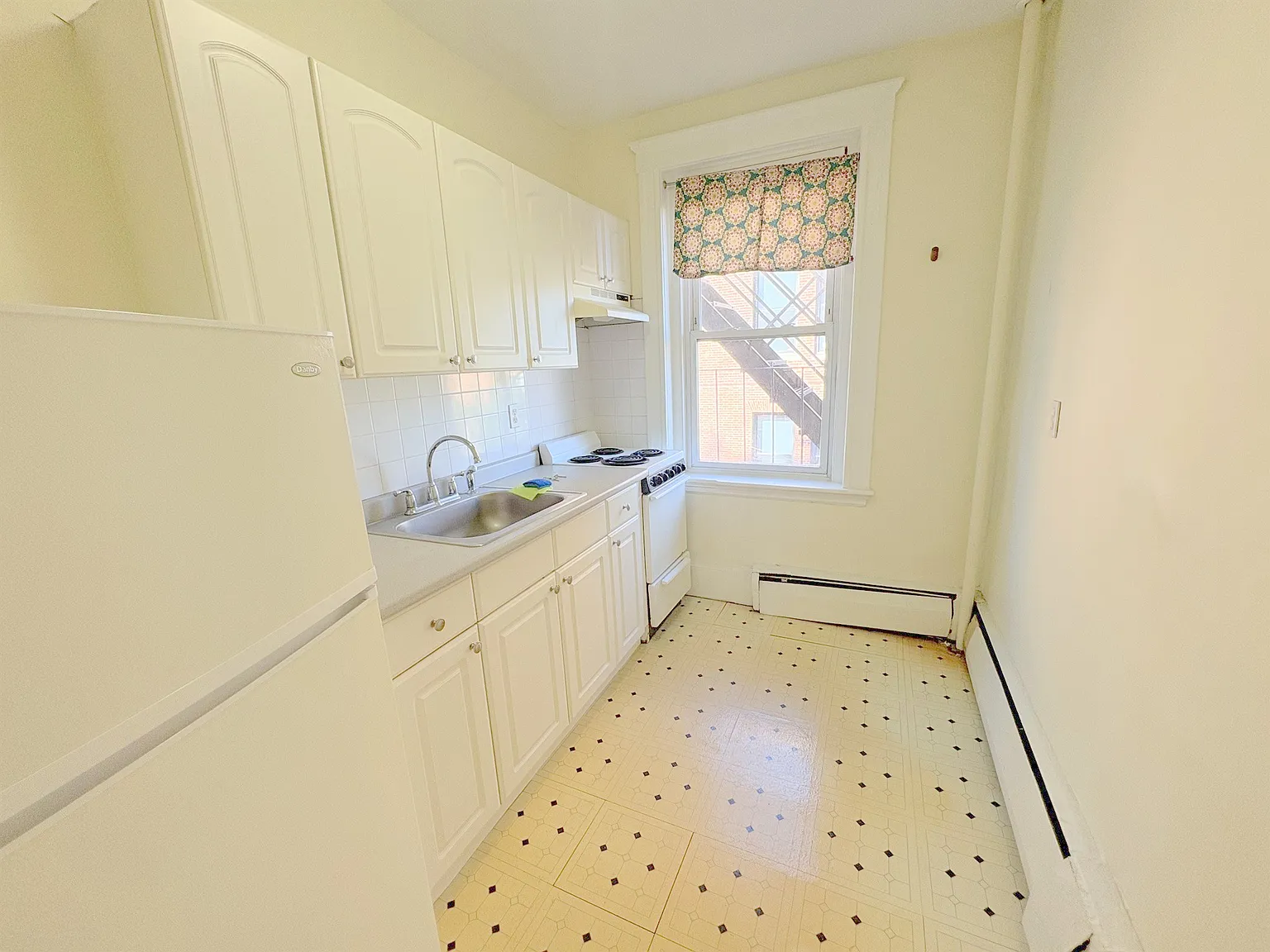 1 bed, $2,500 — Photo 2