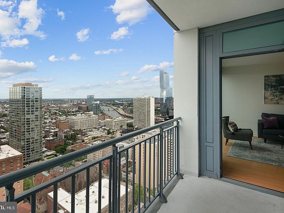 2nd image of 2101 Market St Unit 2905