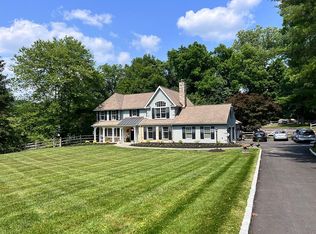 33 Old Covered Bridge Rd, Newtown Square, PA 19073