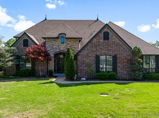 6412 N Twin Creeks Dr, Owasso, OK 74055
