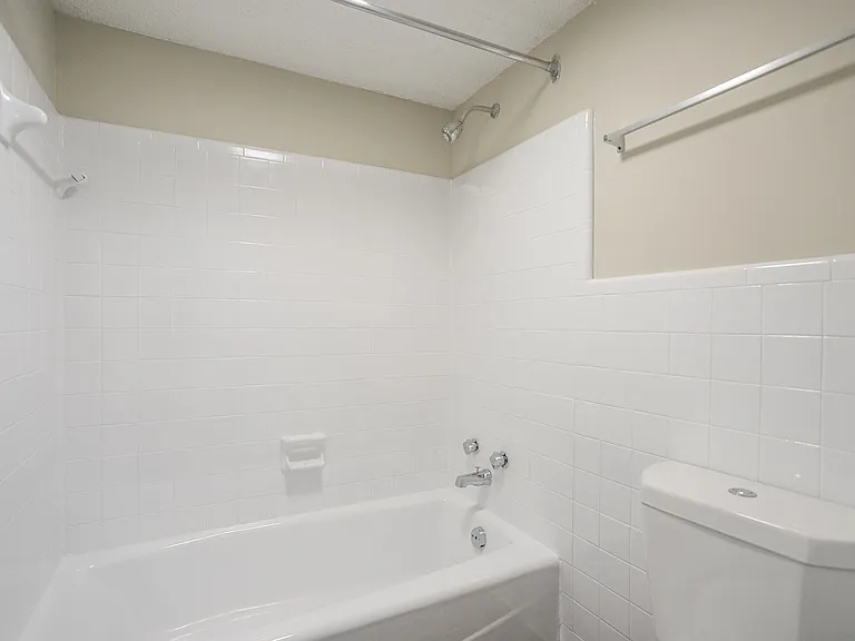 Candlewood Apartment Homes — Photo 16