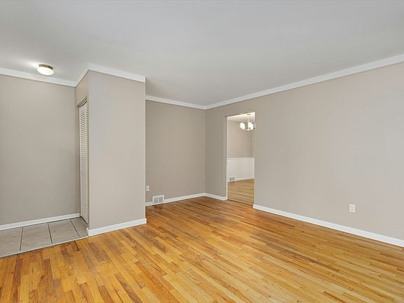 4th image of 1319 Amelia Ave