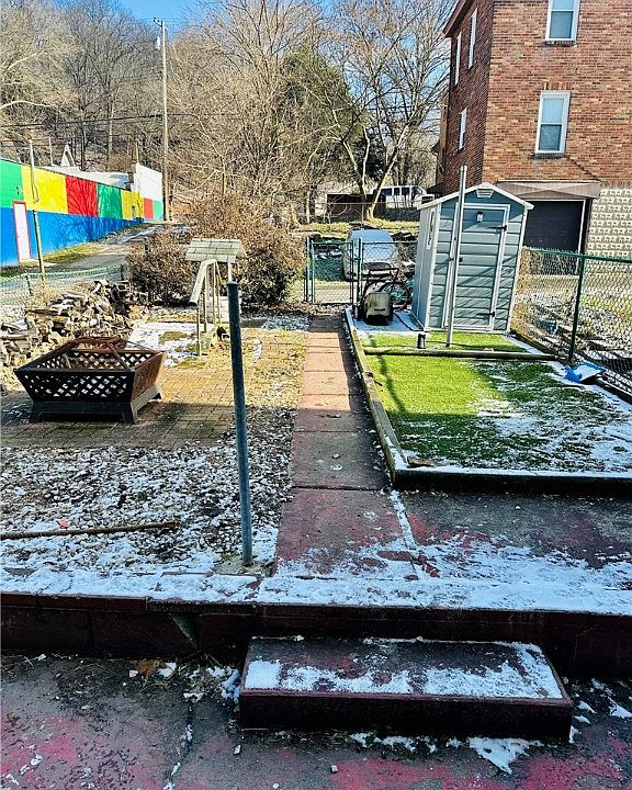 2nd image of 2804 McDowell St