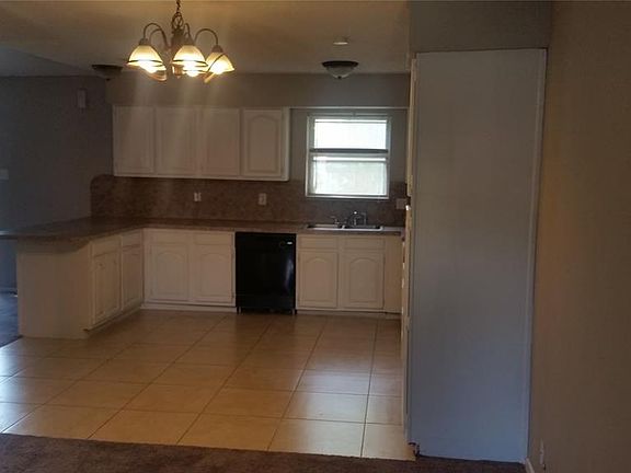 5th image of 1406 Rosewood Ln