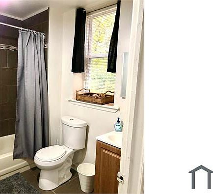 3rd image of 1607 W Tioga St #71R