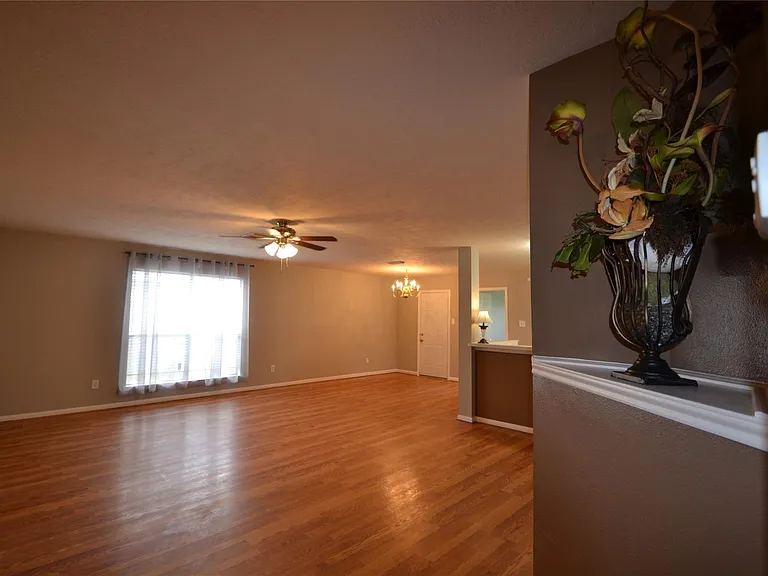 5126 Riverwood Dr — Photo 11