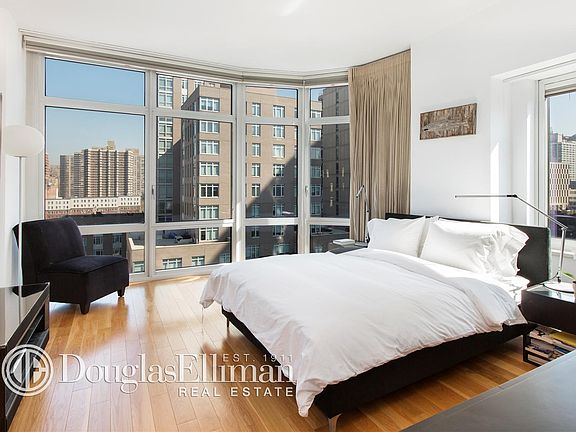 3rd image of 555 W 59th St APT 14F