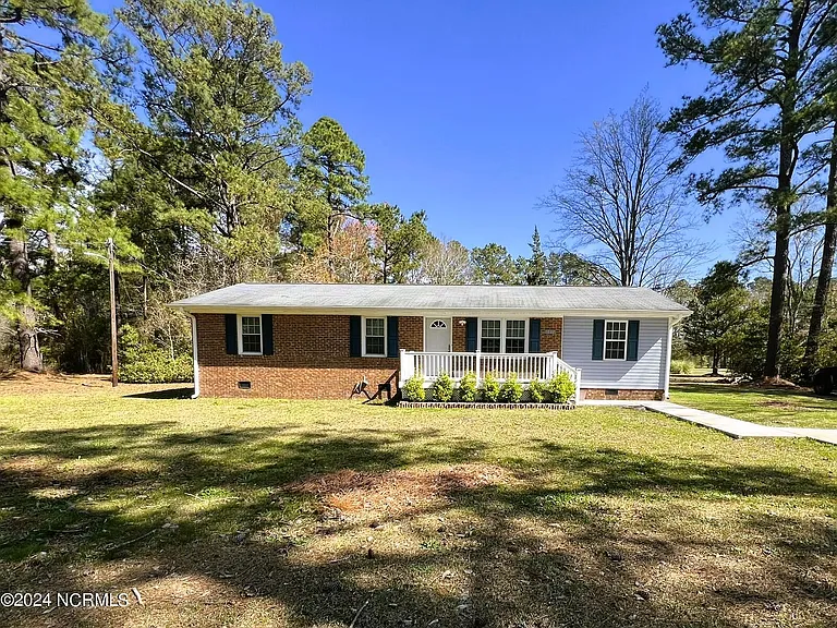 1042 Ramsey Rd — Photo 2
