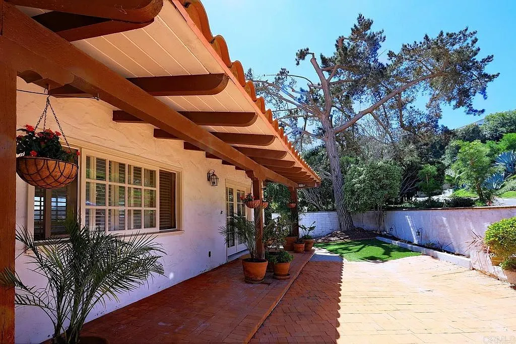 4 bed, 3108 sqft, $10,750 — Photo 3