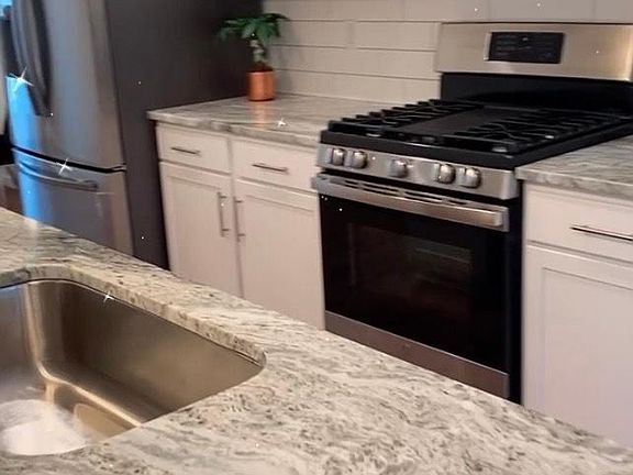3rd image of 3002 Rivermere Ln