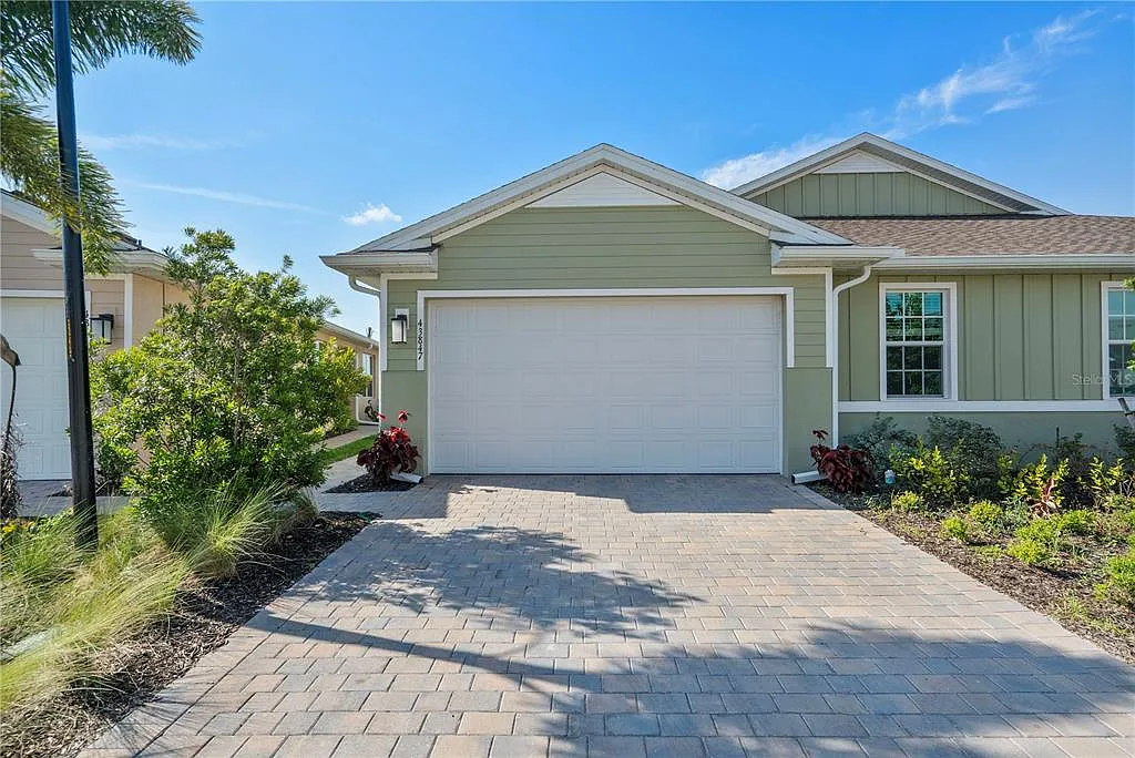 2 bed, 2.0 bath, 1516 sqft, $2,200 — Photo 1