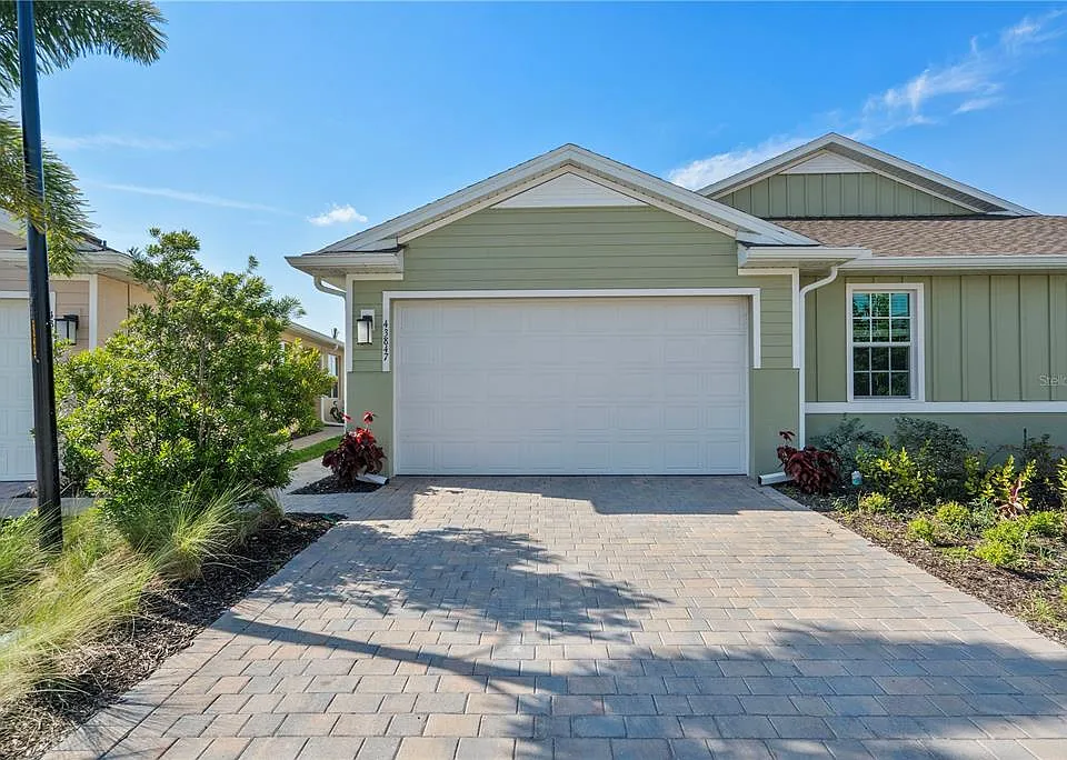 43847 Blue Heron Ln