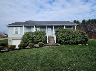 440 Cleveland School Rd, Beckley, WV 25801