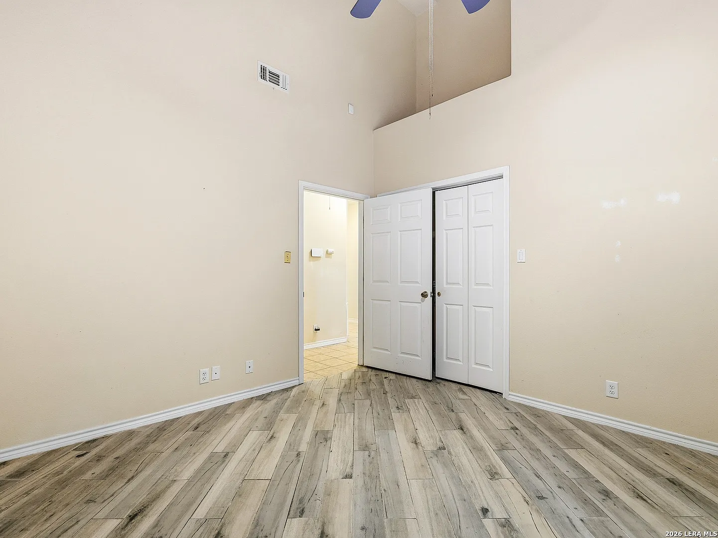 4 bed, 2.5 bath, 2639 sqft, $2,100 — Photo 3
