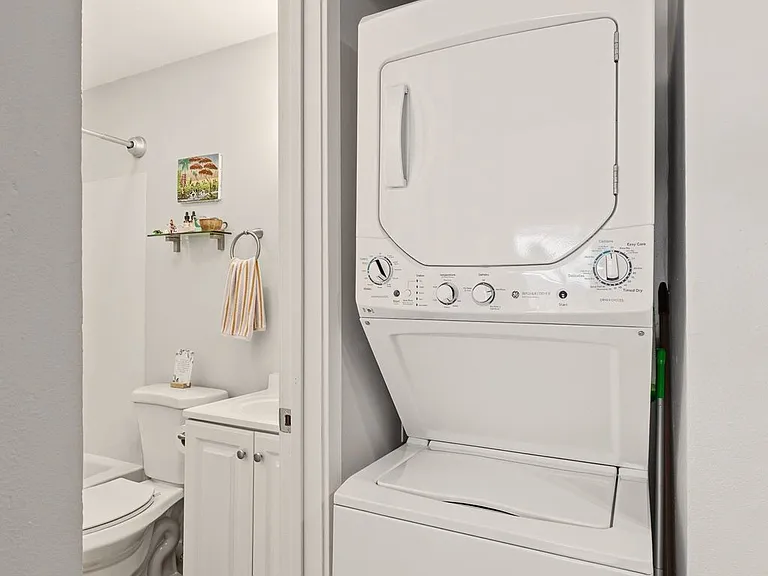 1830 W Maxwell Ave #2 — Photo 8