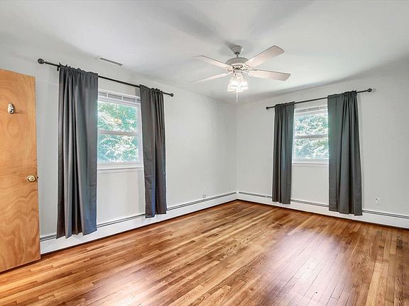 5th image of 186 Foshay Ave