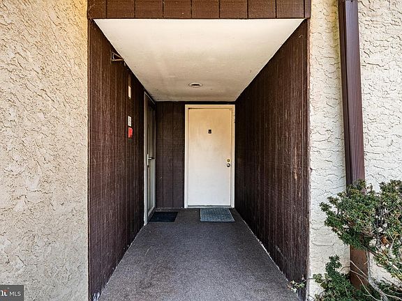 4th image of 243 Shawmont Ave APT C