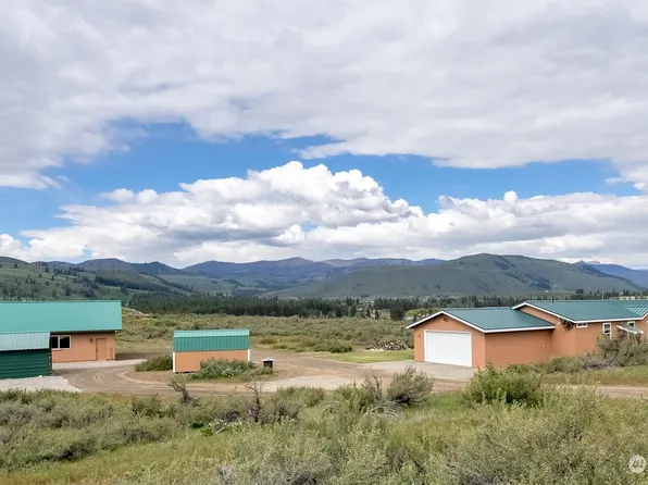 22 Foster Davis Road, Winthrop, WA 98862