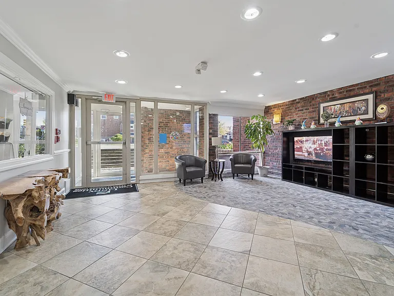 Haverford Court — Photo 25