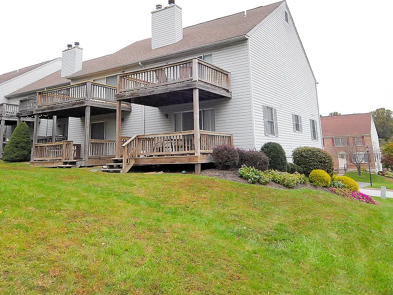 Walden Townhomes — Photo 24