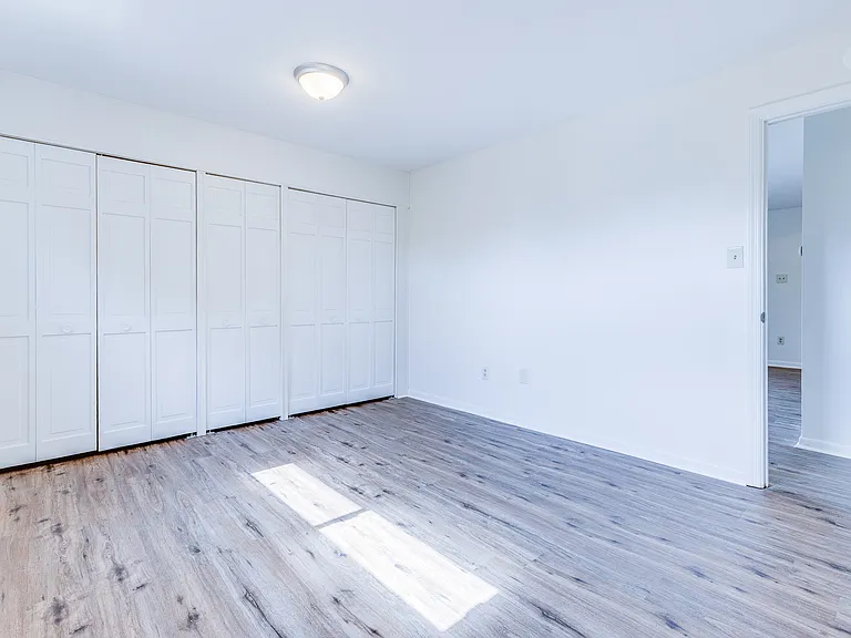 160 Glenn St #306 — Photo 17