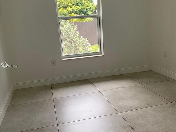 4th image of 10625 SW 171st St #10625