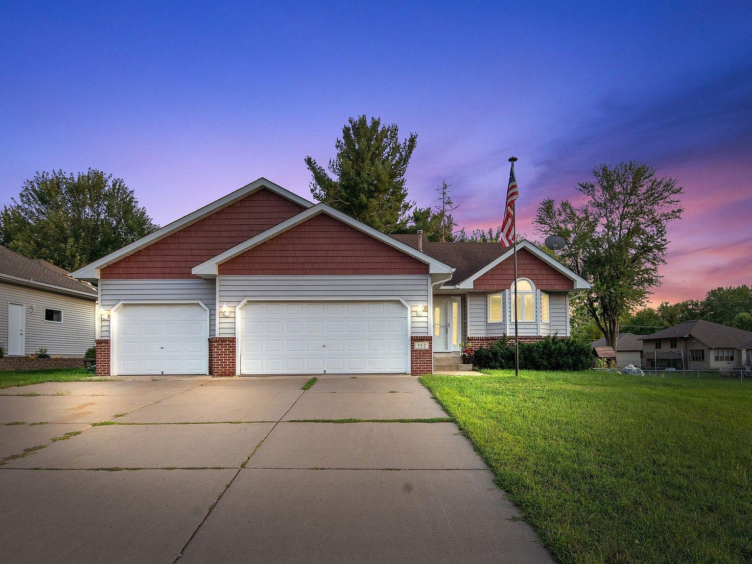 352 8th Ave NW, Forest Lake, MN 55025 Zillow