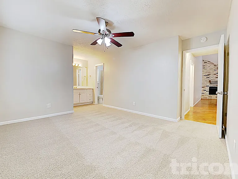 20419 Bishops Gate Ln — Photo 8