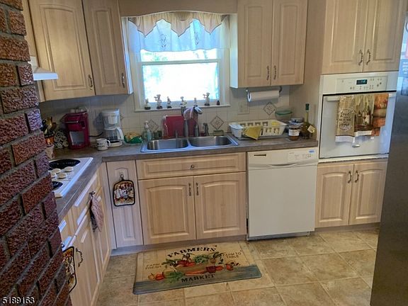 5th image of 1581 Bullard Pl