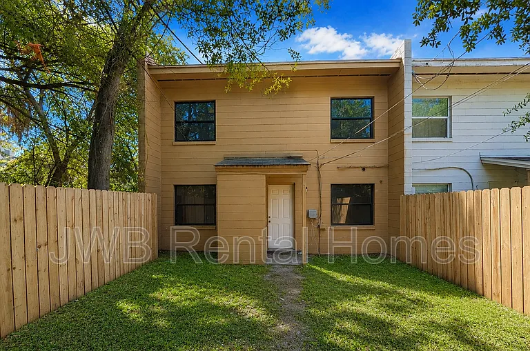 226 Spruce St — Photo 19
