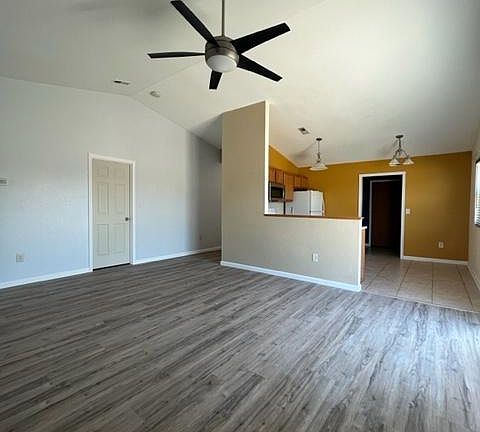 4th image of 1812 Hickory Ln