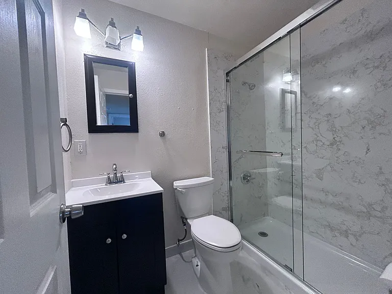 208 Talisman Dr — Photo 15
