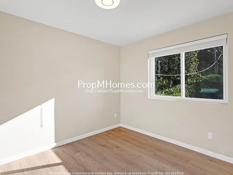 9597 SE Crystal View Dr #B — Photo 11