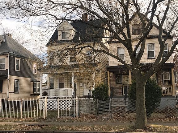 3rd image of 48 Sanford St