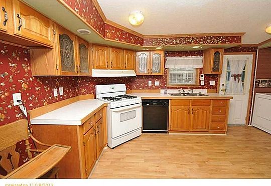 5th image of 979 Essex St Lot 171