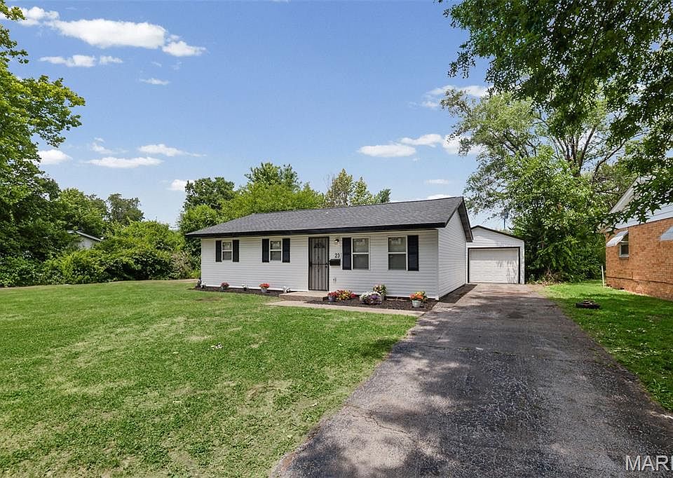 1st image of 23 Leonard Dr