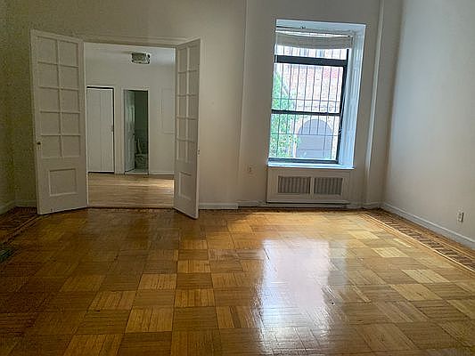 3rd image of 16 W 87th St #2FR