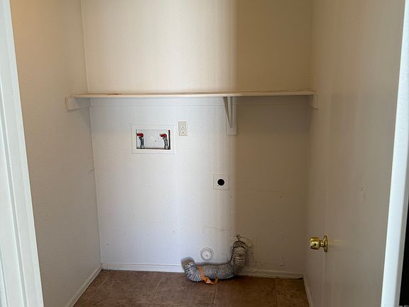 2nd image of 1726 E Birch St