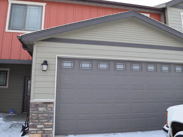 876 11th St E, Dickinson, ND 58601