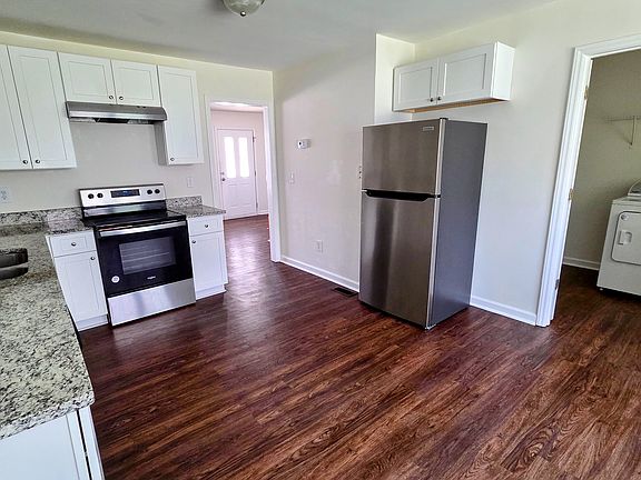 5th image of 210 Wimbledon Ct