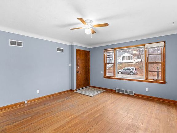 3rd image of 309 Ballman Ave