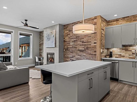 4th image of 106 S Stewart Creek Rise #306